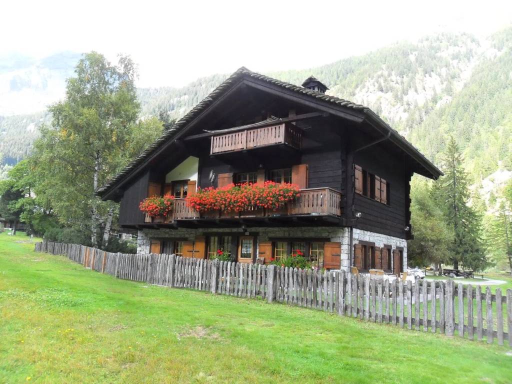 Villa a Macugnaga in Centro Abitato Isella S.N.C. - Foto 3