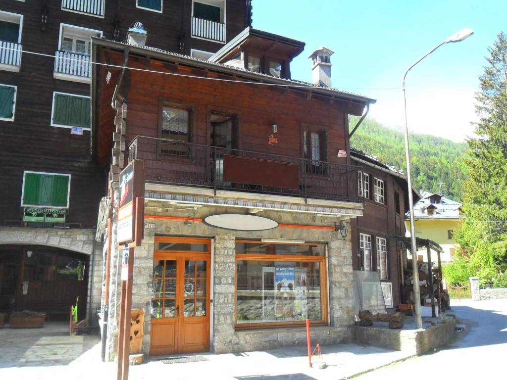Appartamento a Macugnaga in Strada Statale 549 S.N.C. - Foto 2
