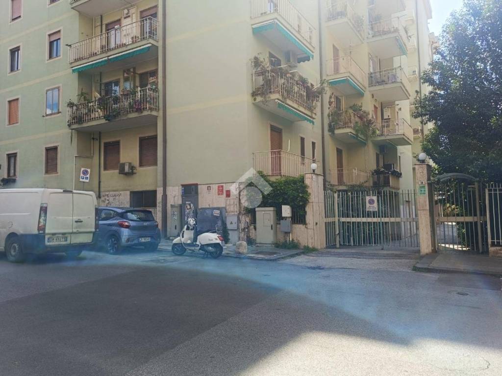 Appartamento a Salerno in Via Medaglie D'Oro, 38 - Foto 2