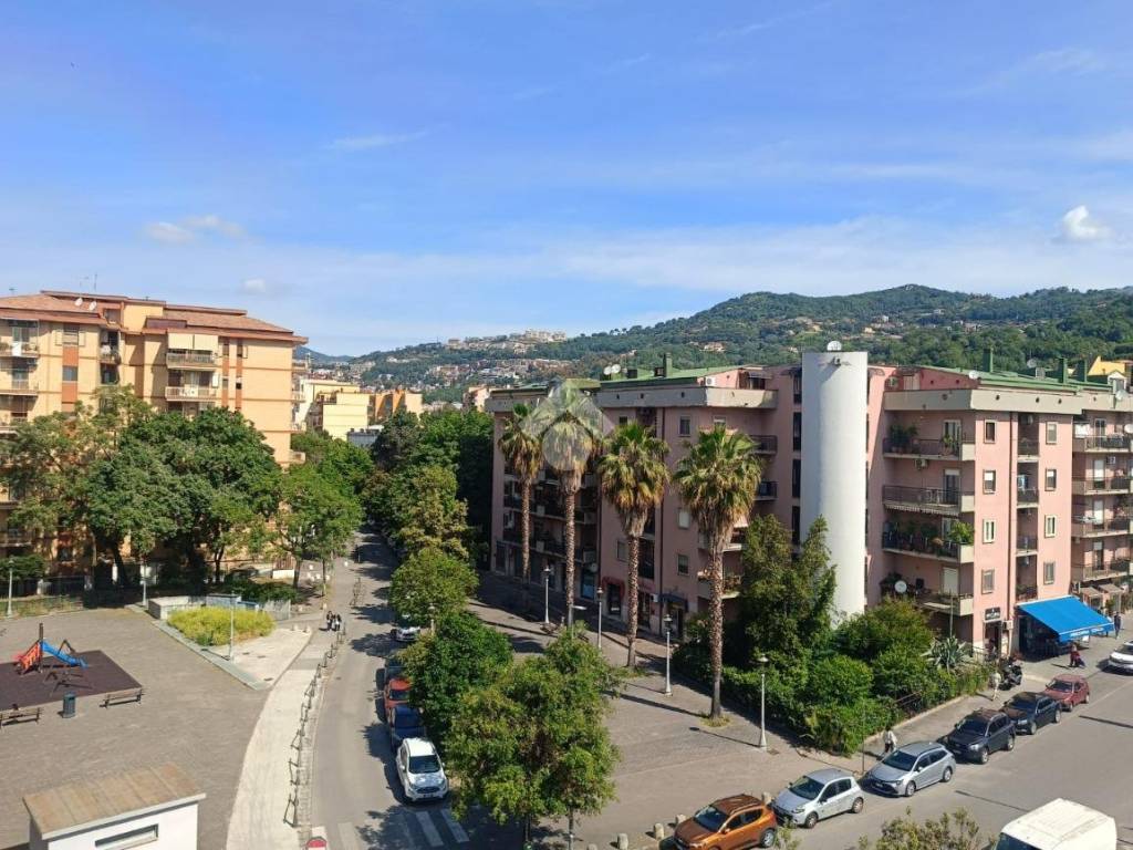 Appartamento a Salerno in Via Medaglie D'Oro, 38 - Foto 3