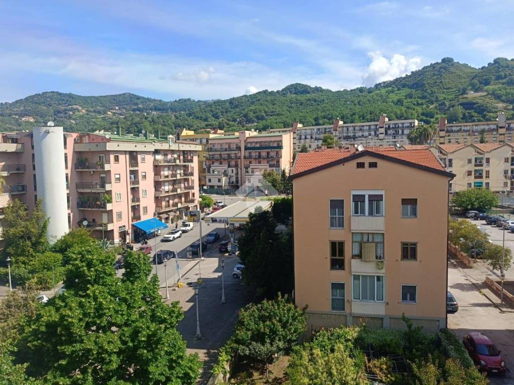 Appartamento a Salerno in Via Medaglie D'Oro, 38 - Foto 5