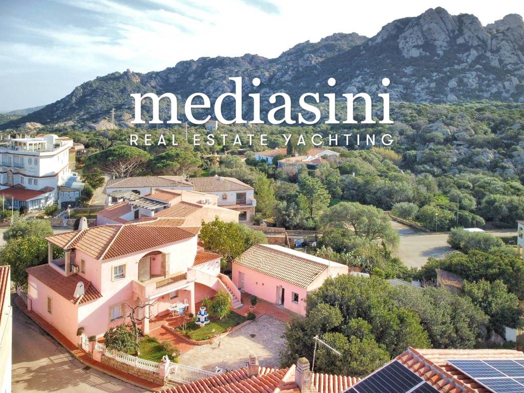 Villa a Arzachena in Via L'Aldiola, 287 - Foto 2