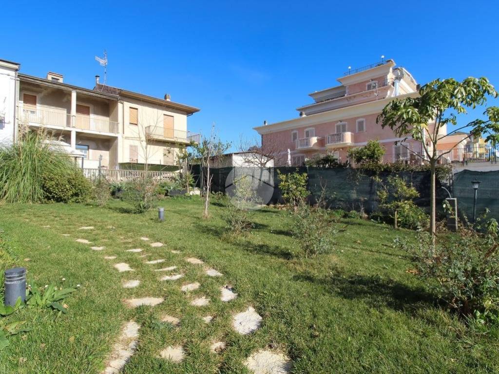 Casa indipendente a San benedetto del tronto in Via Torino, 205 - Foto 2