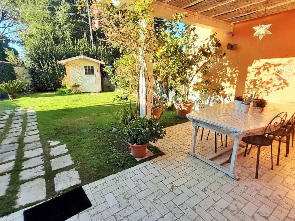 Appartamento a Pietrasanta in Via Vicinato - Foto 2