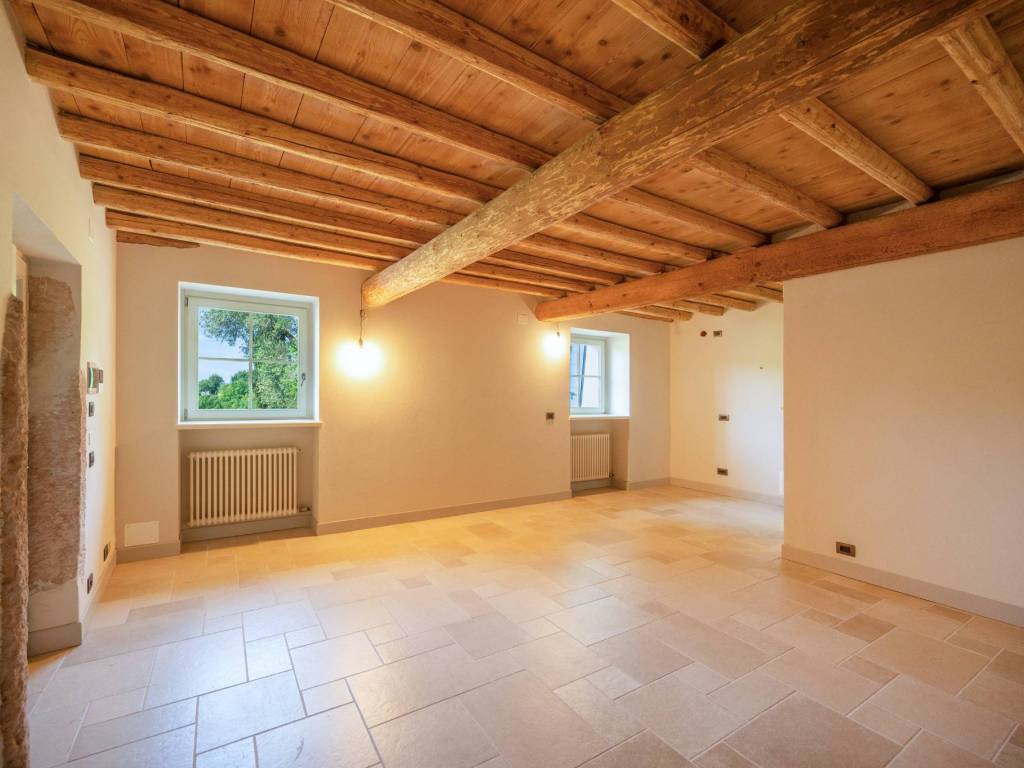 Rustico / casale a Costermano sul garda in Piazza Gian Battista Ferrario, 1 - Foto 2
