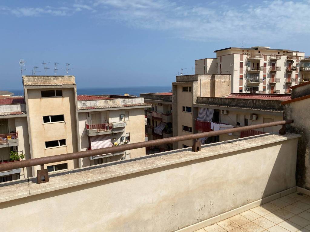 Appartamento a Castellammare del golfo in Via Francesco Crispi - Foto 2