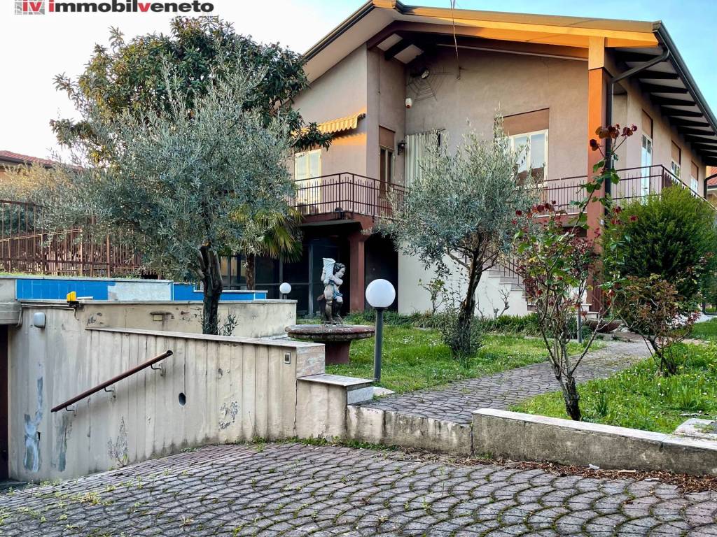 Casa indipendente a Soave in VIA ROMA, 52 - Foto 2