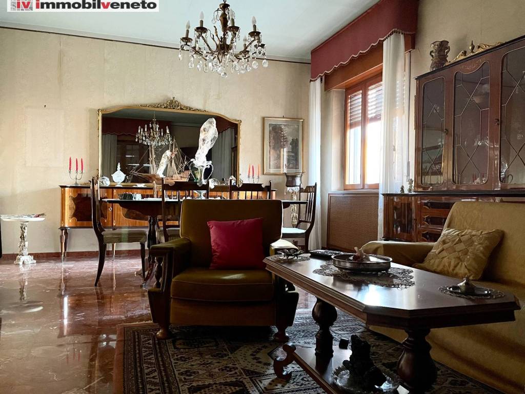 Casa indipendente a Soave in VIA ROMA, 52 - Foto 5