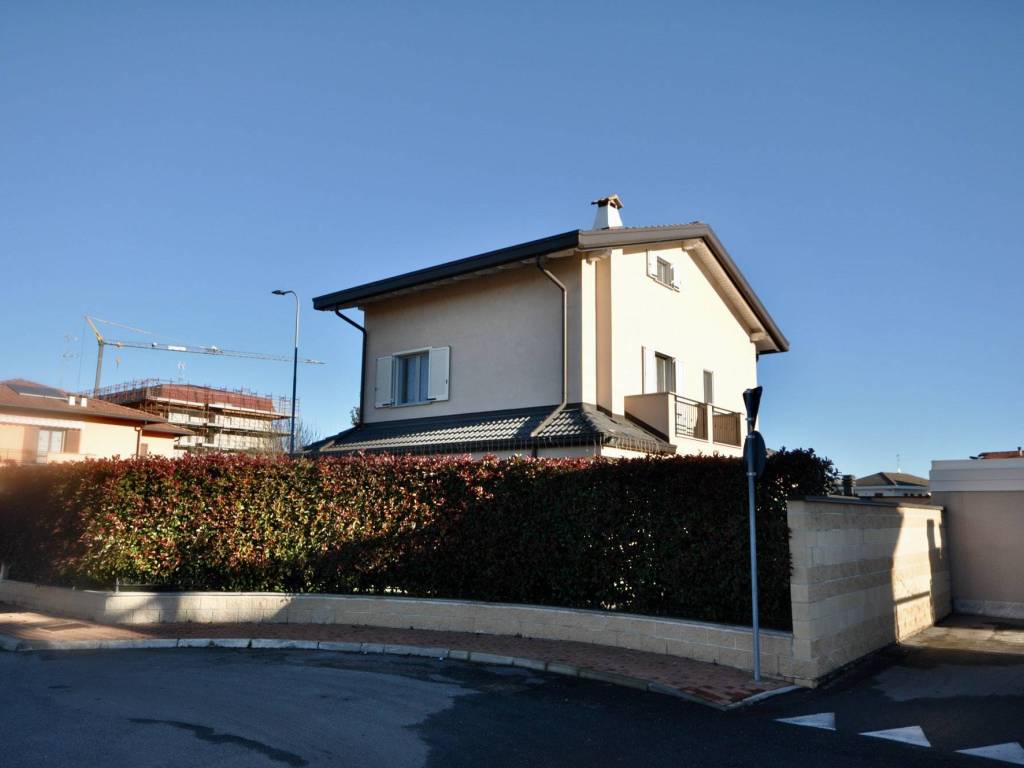 Villa a Novara in Via Gisella Floreanini, 19 - Foto 4