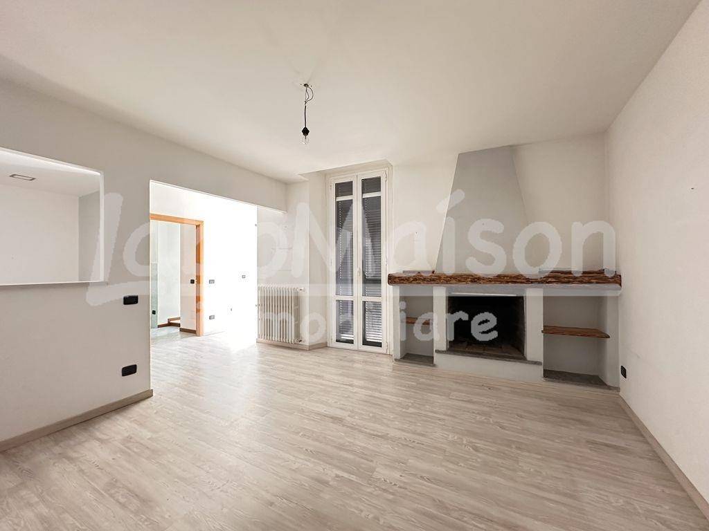 Appartamento a Gavirate in viale verbano - Foto 2