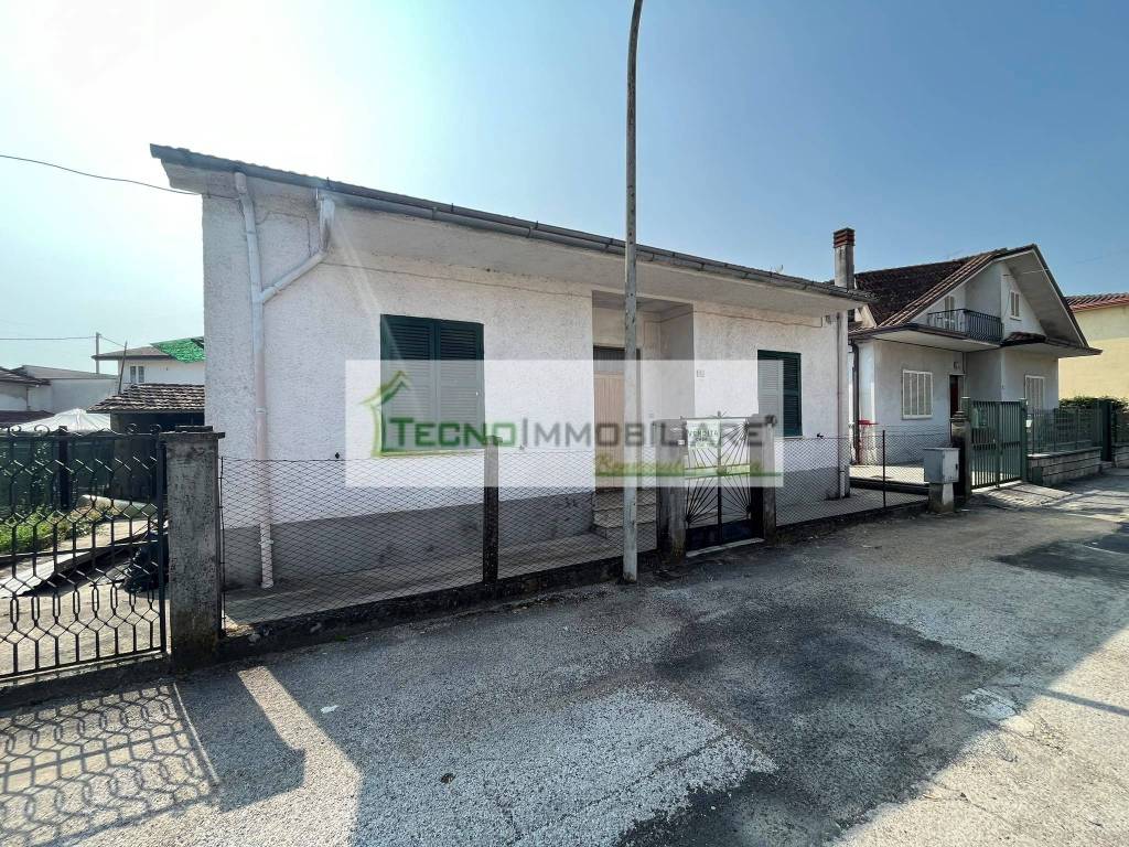 Villa a Pontecorvo in Via San Gabriele - Foto 2