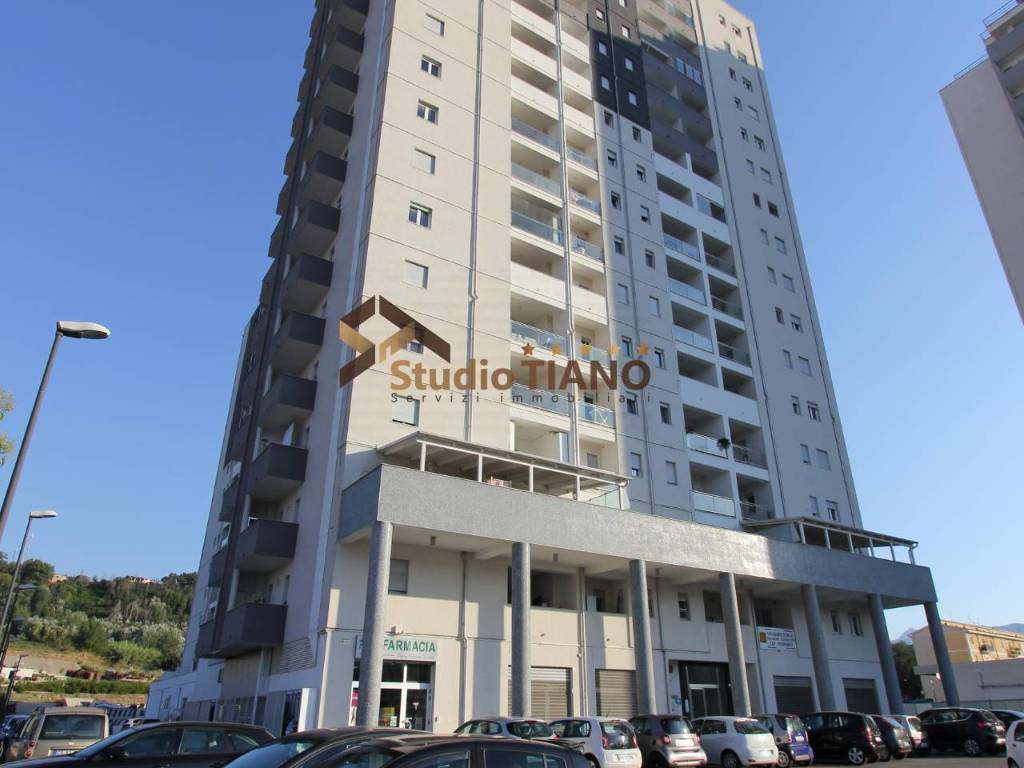 Appartamento a Cosenza in PIAZZA DONATO BERGAMINI - Foto 3