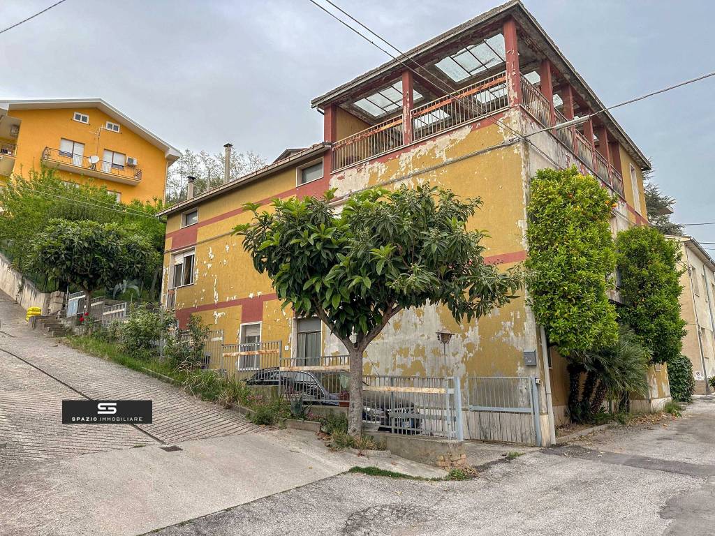 Casa indipendente a Teramo in Via Enrico Fermi, 9 - Foto 2