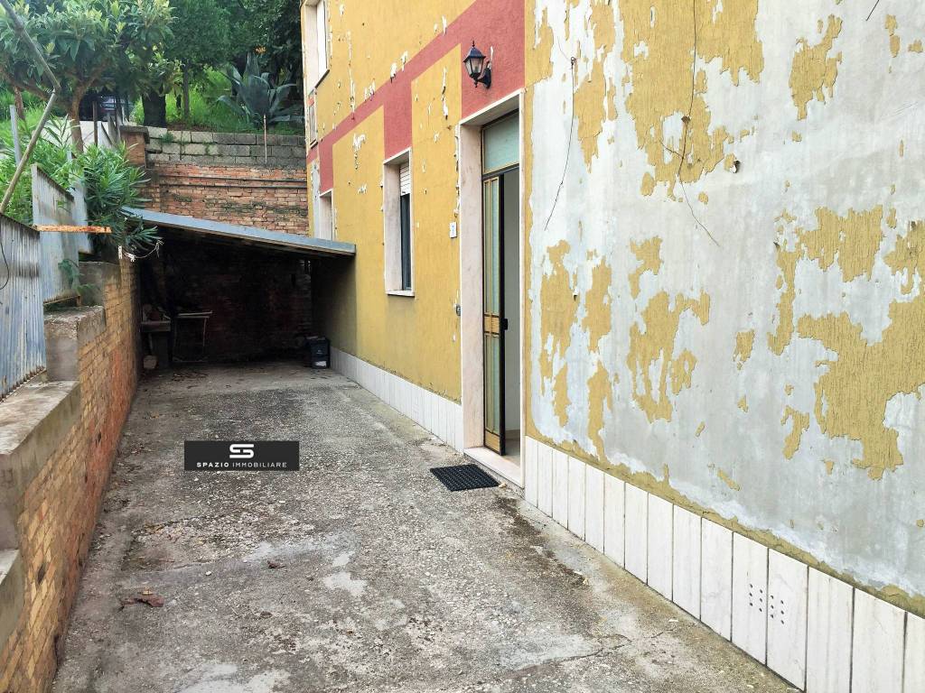 Casa indipendente a Teramo in Via Enrico Fermi, 9 - Foto 4