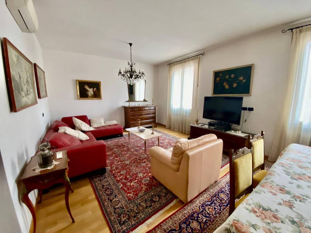 Appartamento a Modena in Corso Camillo Benso di Cavour, 28 - Foto 5