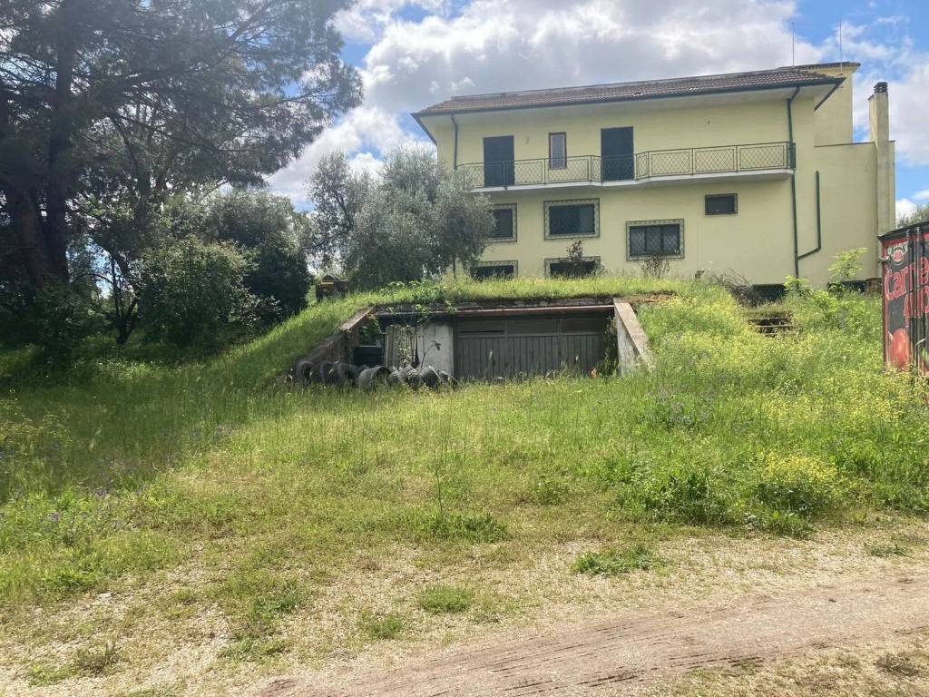 Villa a Cisterna di latina in Via Civitona S.N.C. - Foto 2