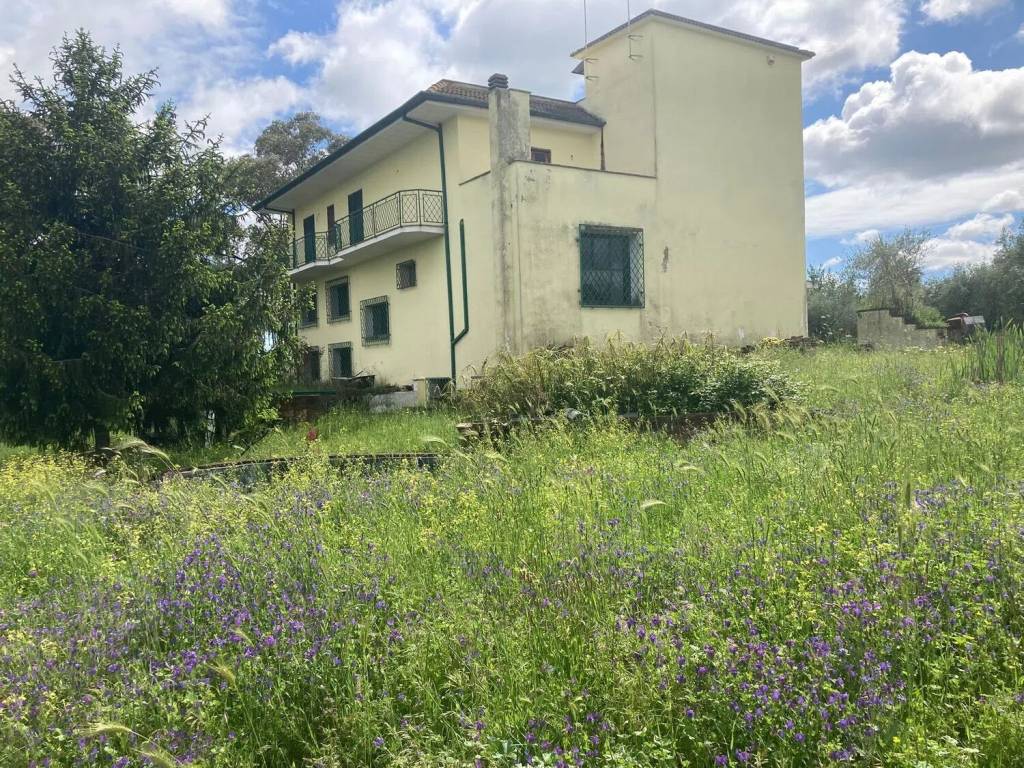 Villa a Cisterna di latina in Via Civitona S.N.C. - Foto 3