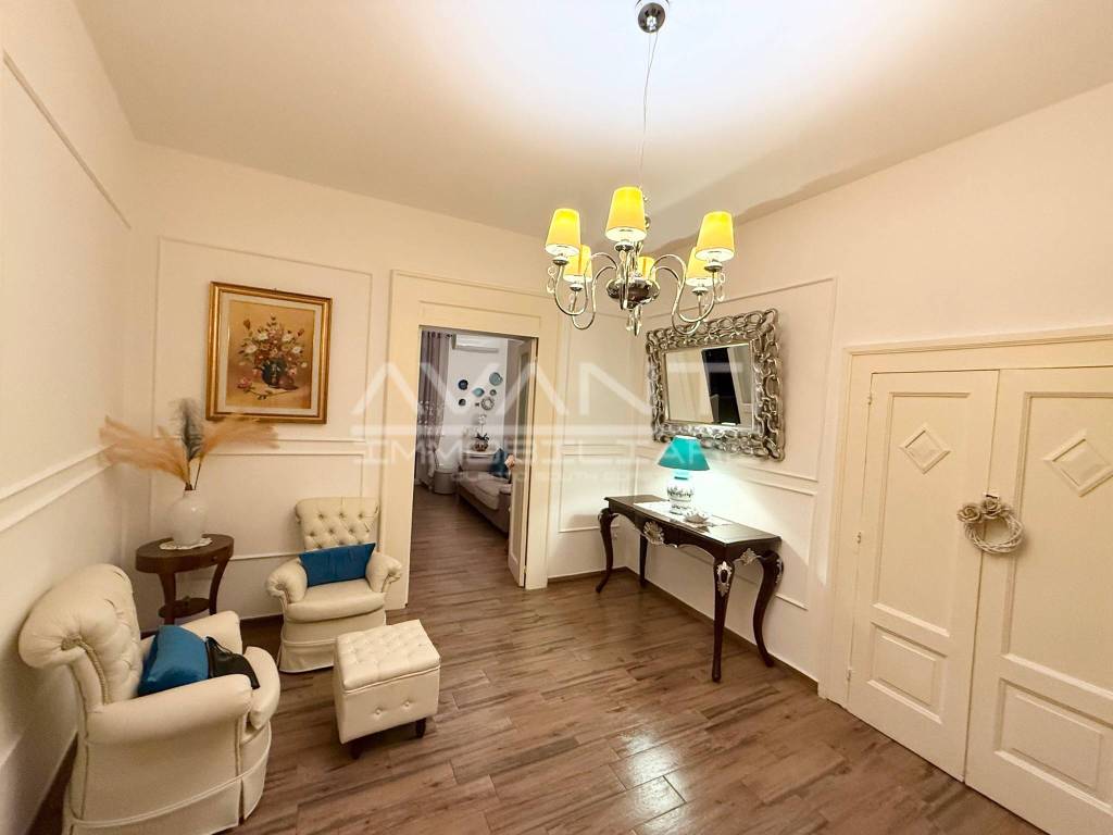 Appartamento a Salerno in Piazza Matteo Luciani, 24 - Foto 2