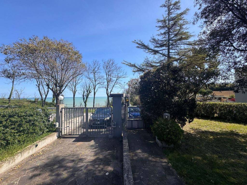 Villa a Pesaro in Via Monte Ardizio - Foto 2
