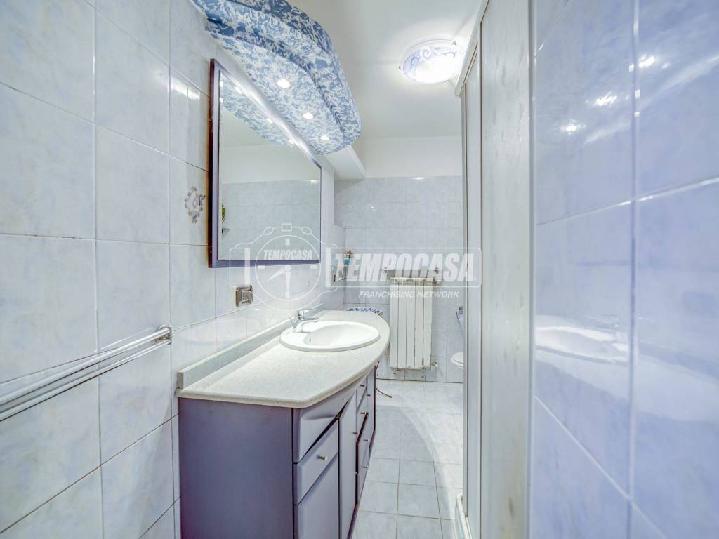 Appartamento a Carnago in Via San Bartolomeo - Foto 4