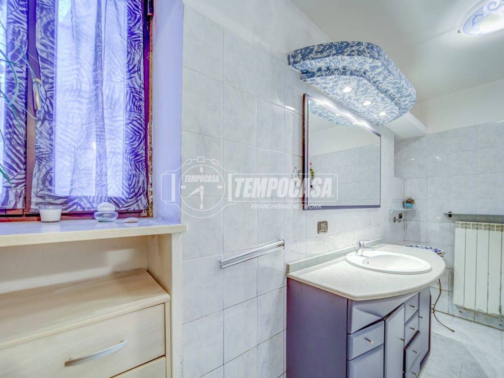 Appartamento a Carnago in Via San Bartolomeo - Foto 5