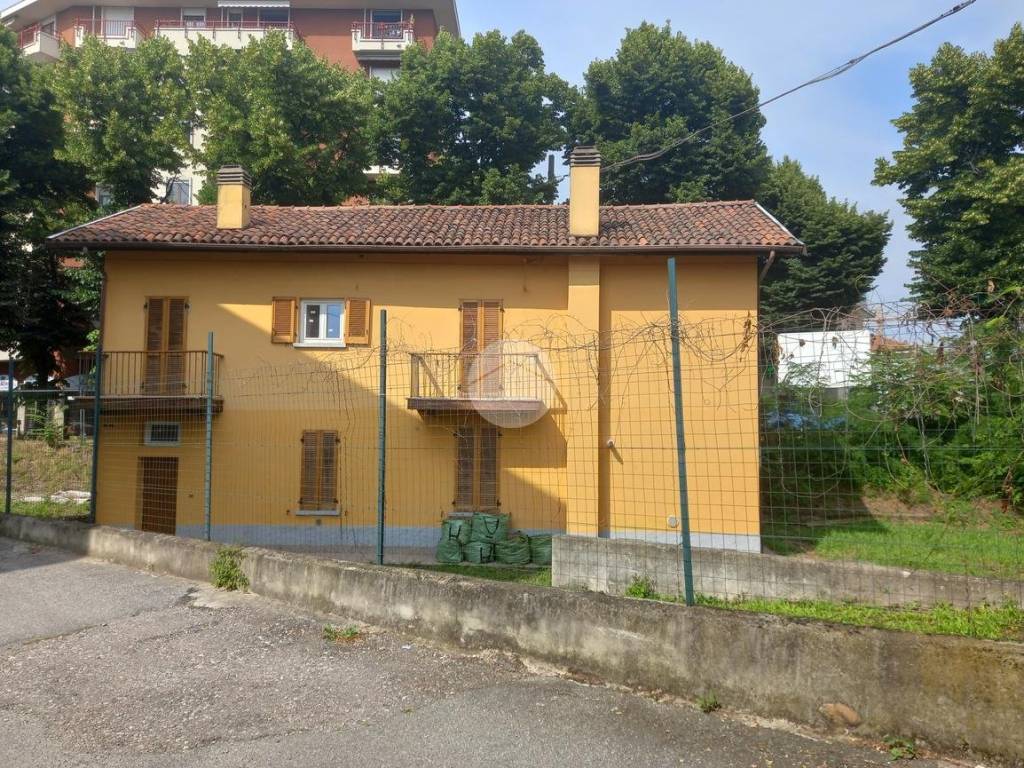 Casa indipendente a Busto arsizio in Viale cadorna, 18 - Foto 5