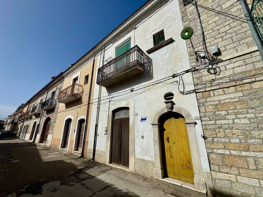 Casa indipendente a Casalnuovo monterotaro in CORSO LUIGI ZUPPETTA, 31 - Foto 3
