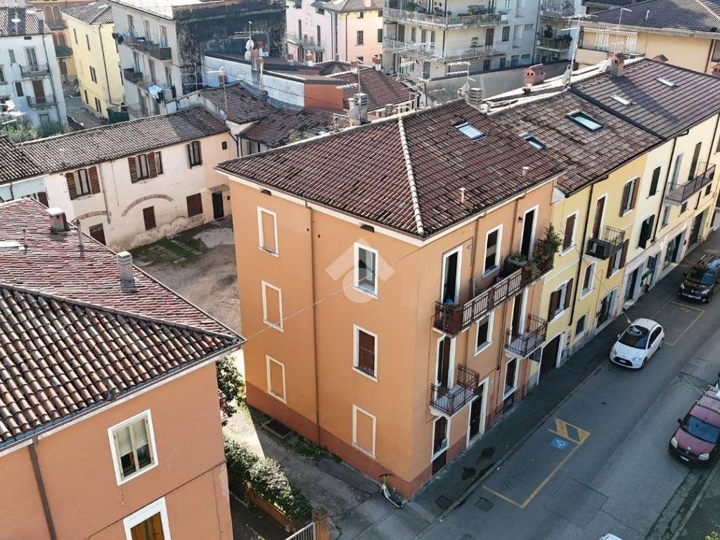 Appartamento a Verona in Via Antonio Badile, 26 - Foto 1