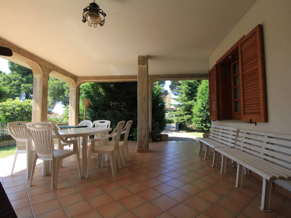 Villa a Collecorvino in Via Vittorio Veneto Vico 1 - Foto 2