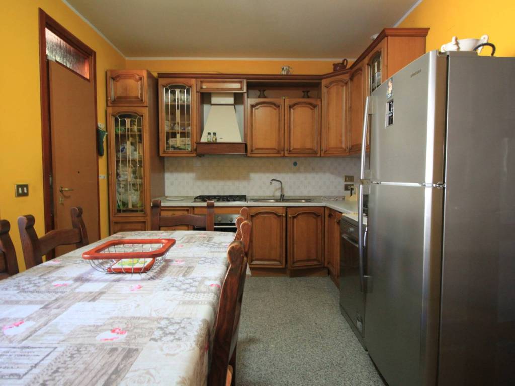 Villa a Collecorvino in Via Vittorio Veneto Vico 1 - Foto 4