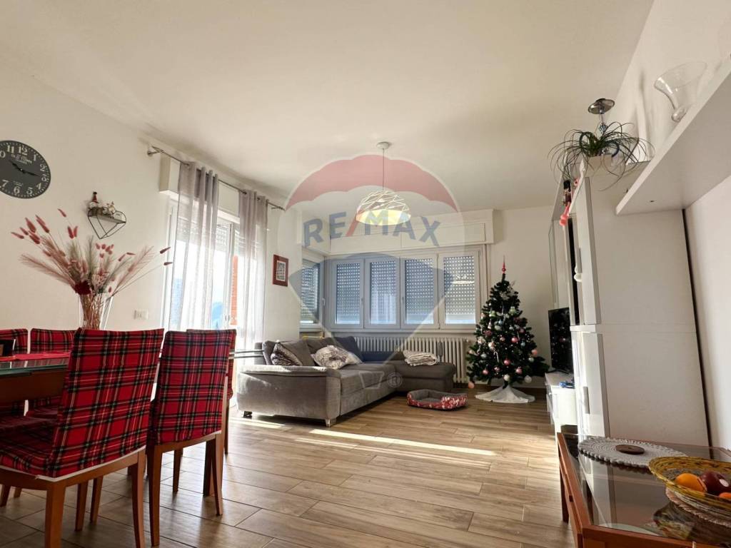Appartamento a Luino in Via Giuseppe Bottacchi, 11 - Foto 2