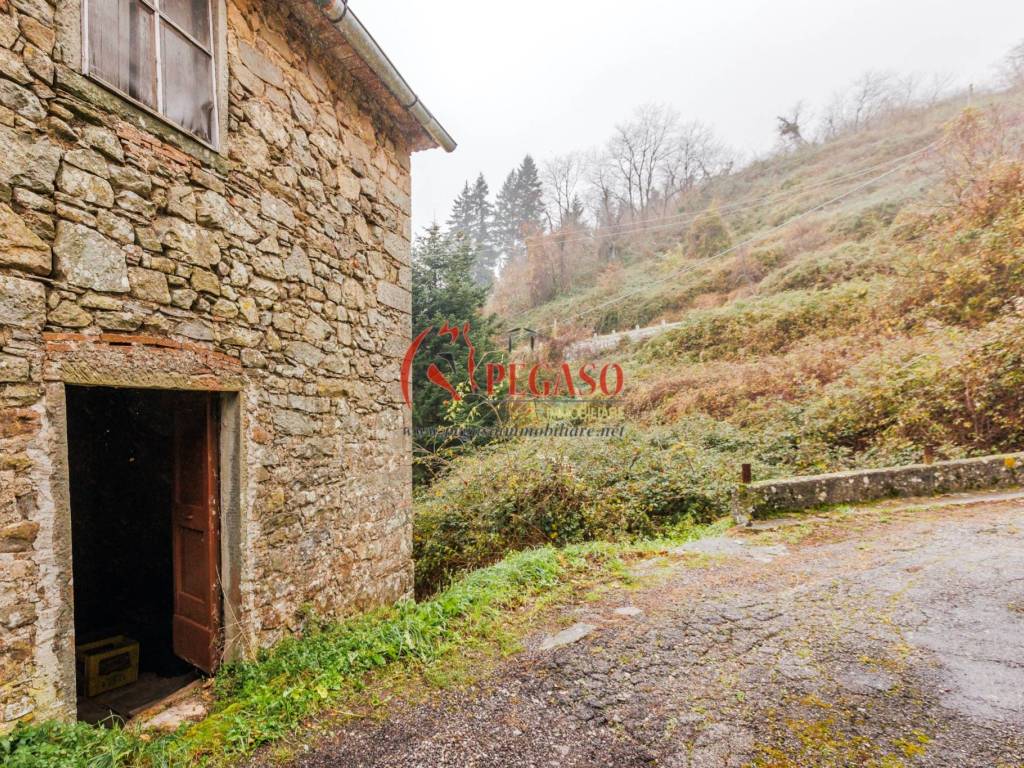 Rustico / casale a Pescia in Via della Porta Villese, 13 - Foto 2