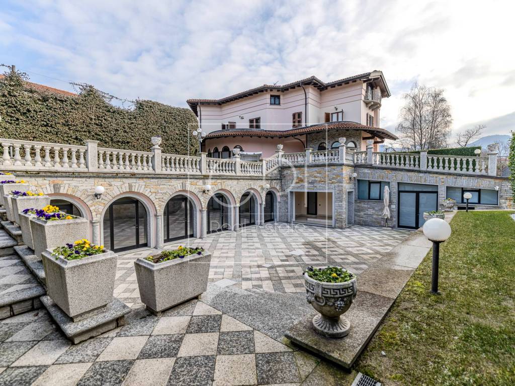Villa a Verbania in VIA INTRA PREMENO, 60 - Foto 2