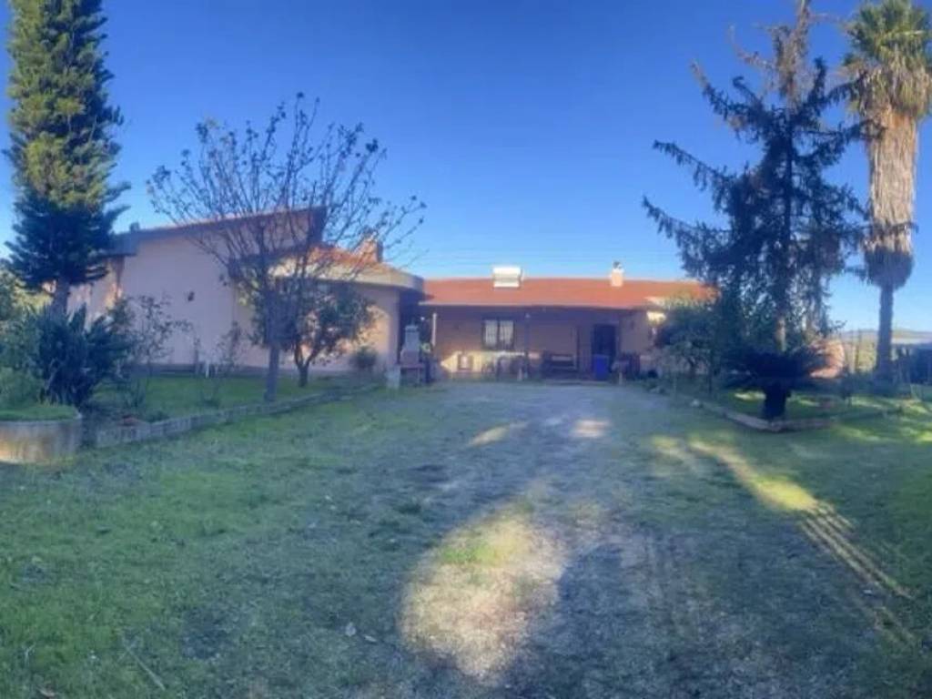 Villa a Cisterna di latina in Via Aprilia - Foto 2