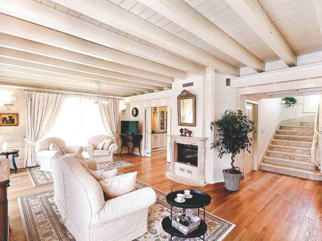 Villa a Pietrasanta in Via Giovanni Boccaccio - Foto 5