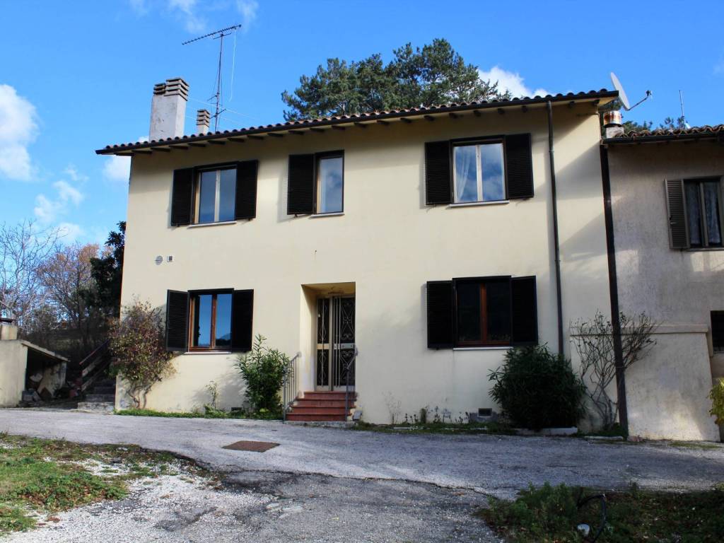 Casa indipendente a Assisi in frazione armenzano - Foto 2