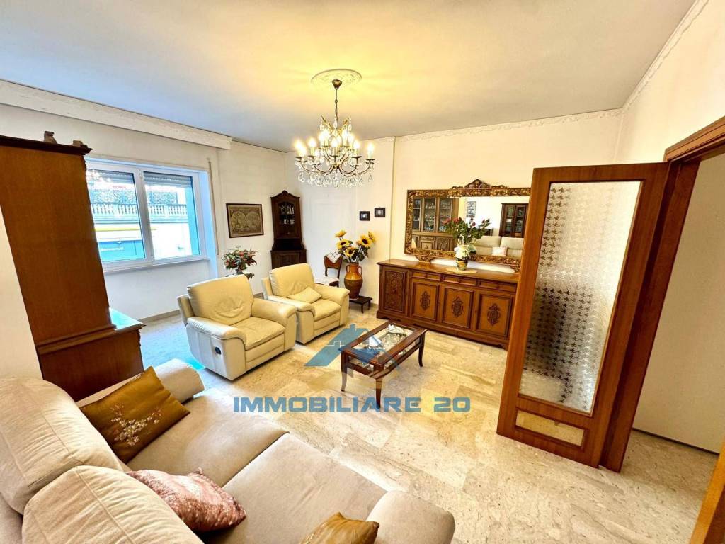 Appartamento a Teramo in Viale Crucioli, 63 - Foto 4