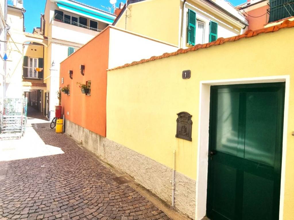 Casa indipendente a Spotorno in Vico Carlo Pisacane - Foto 2