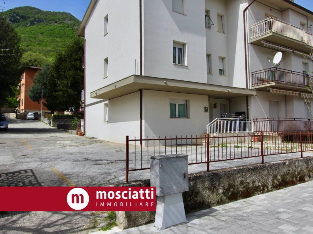 Appartamento a Esanatoglia in Via Alberico Pacini, 44 - Foto 2