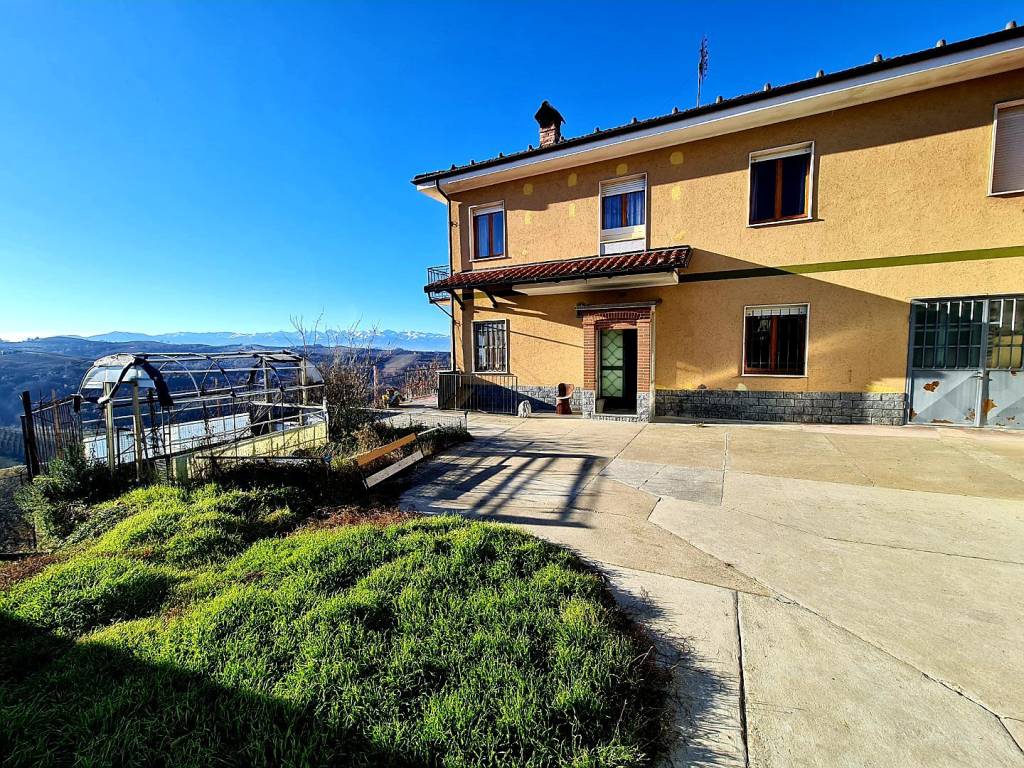 Casa indipendente a Belvedere langhe in Strada Provinciale delle Langhe - Foto 2