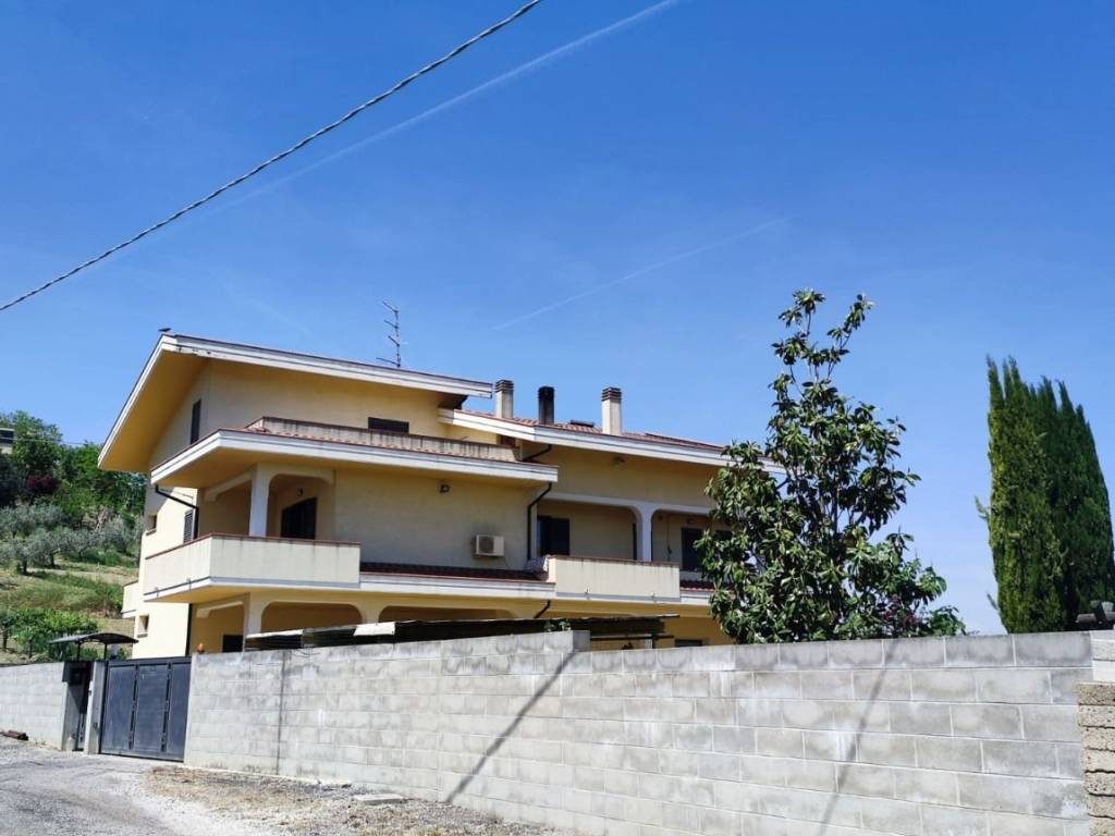 Villa a Collecorvino in Contrada Congiunti - Foto 5