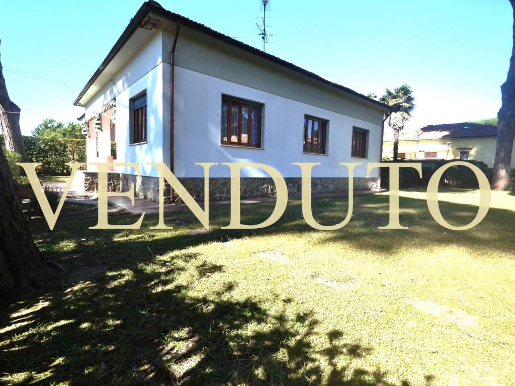 Villa a Pietrasanta in Quartiere Motrone - Foto 2