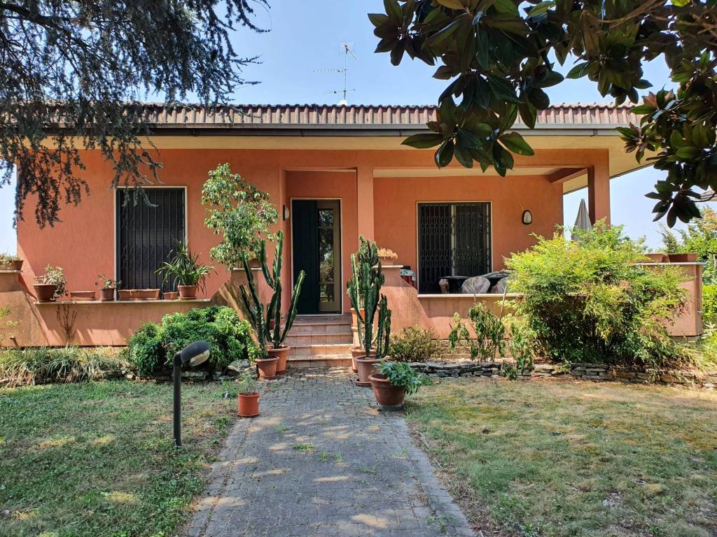 Villa a Soresina in Via Bergamo - Foto 1