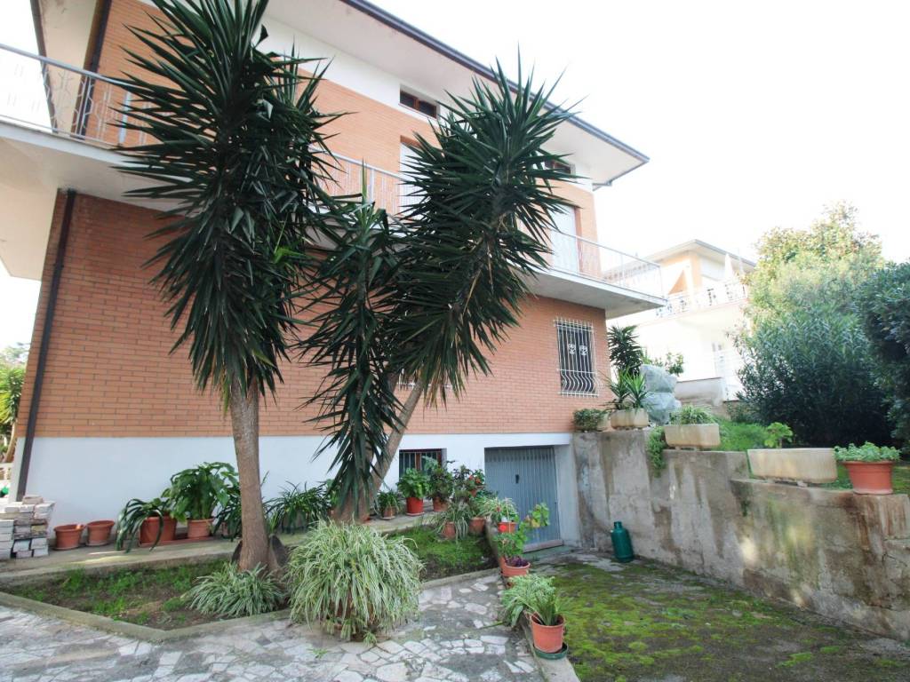 Villa a Civitanova marche in Via Giuseppe Giacosa, 56 - Foto 5