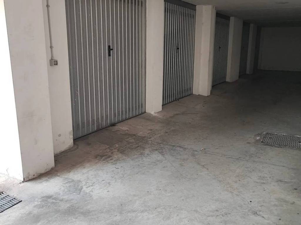 Box / garage a Sassari in Via Carlo Ruggiu, 34 - Foto 2