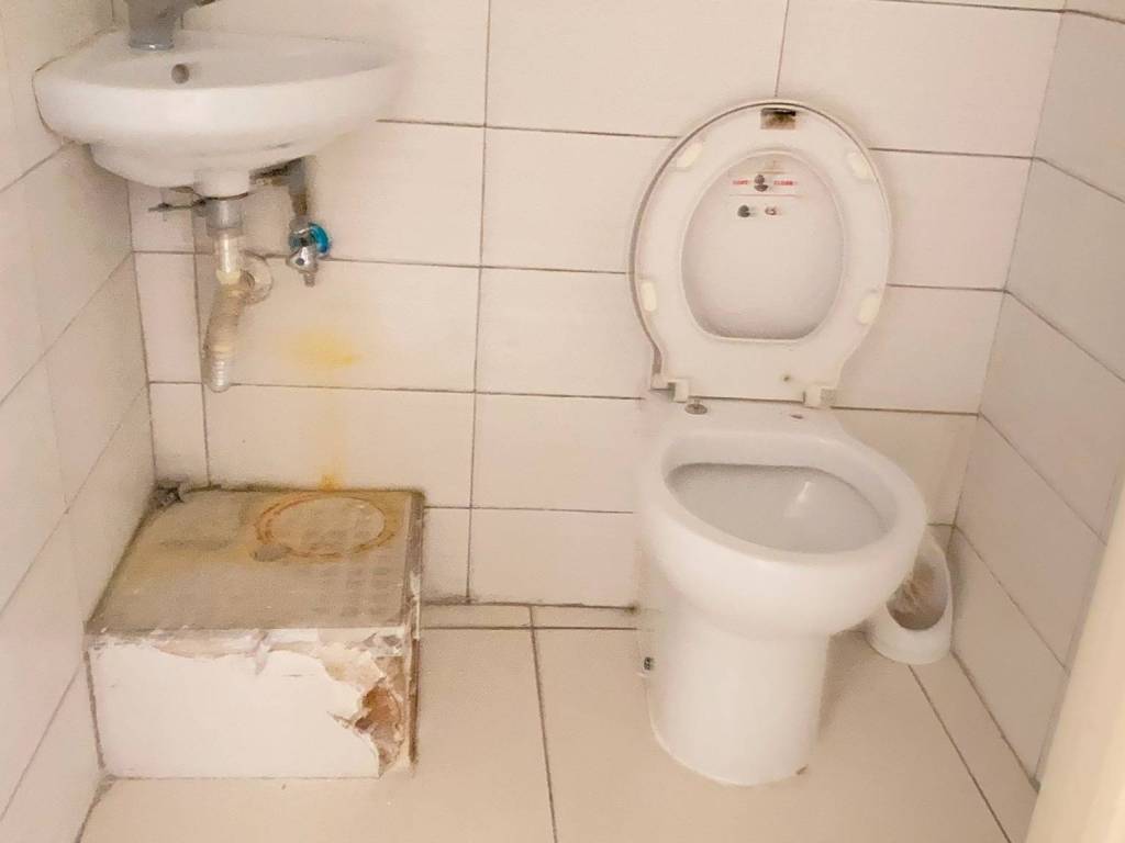 Attivit&agrave; / licenza a Napoli in Corso Chiaiano - Foto 4