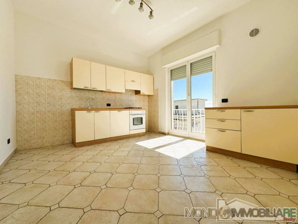 Appartamento a Albenga in Via Quintino Sella, 11 - Foto 3
