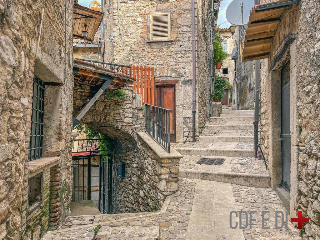 Appartamento a Poggio moiano in Via Pacina - Foto 2