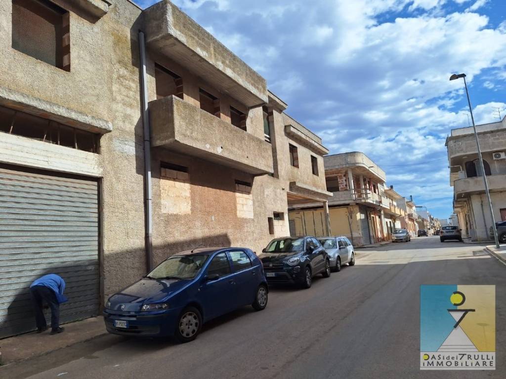 Palazzo / stabile a San michele salentino in periferia nord - Foto 3