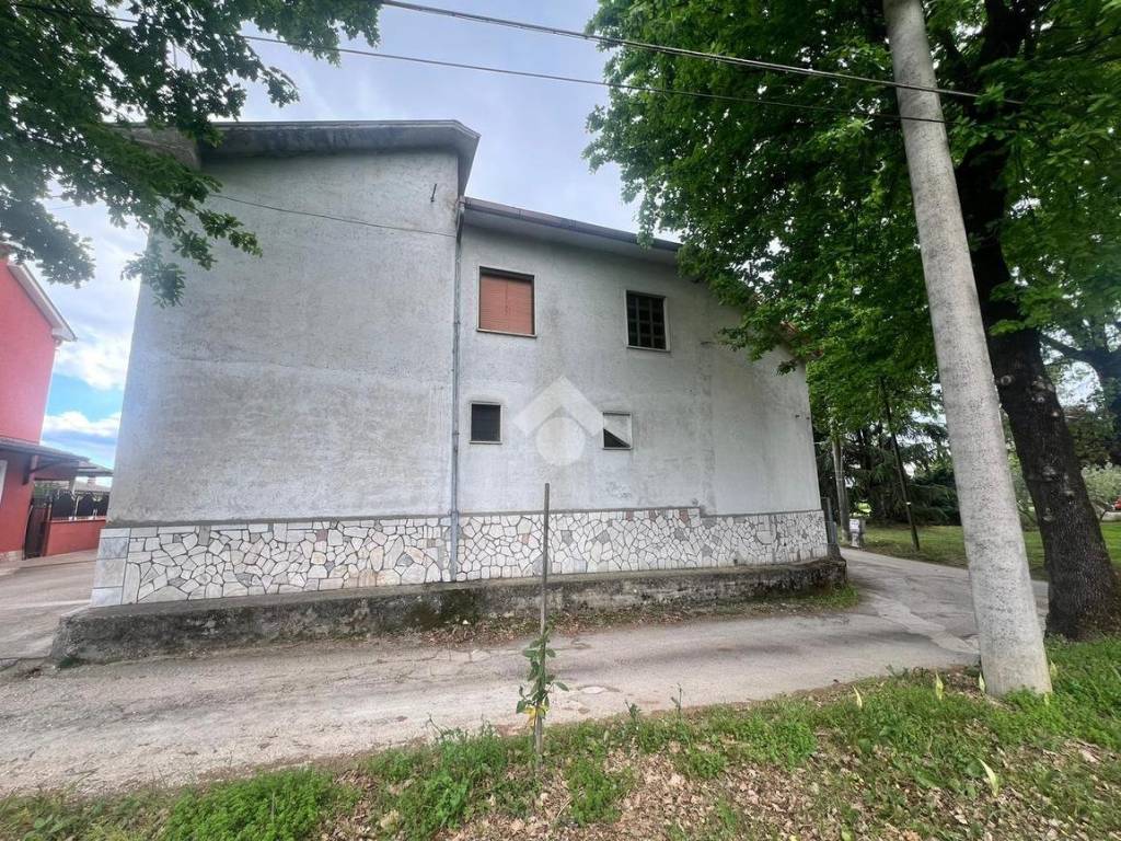 Casa indipendente a Cassino in Via Ponte la Pietra - Foto 5